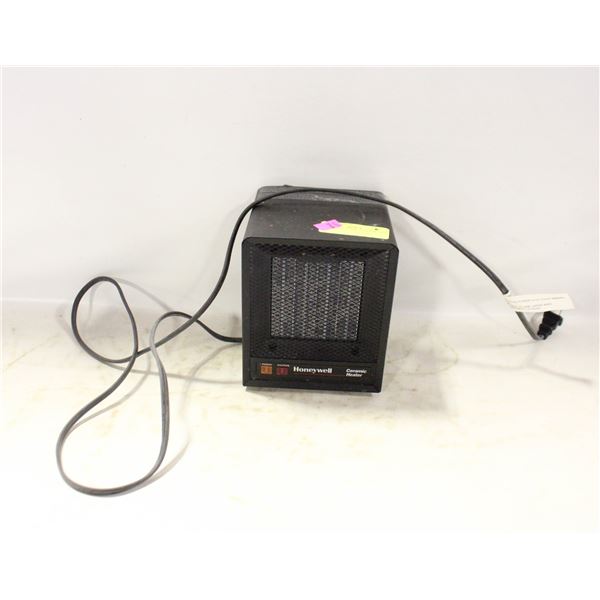 COMPACT ELECTRIC SOACE HEATER