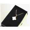 Image 1 : PEARLIZED 4 LEAF CLOVER NECKLACE