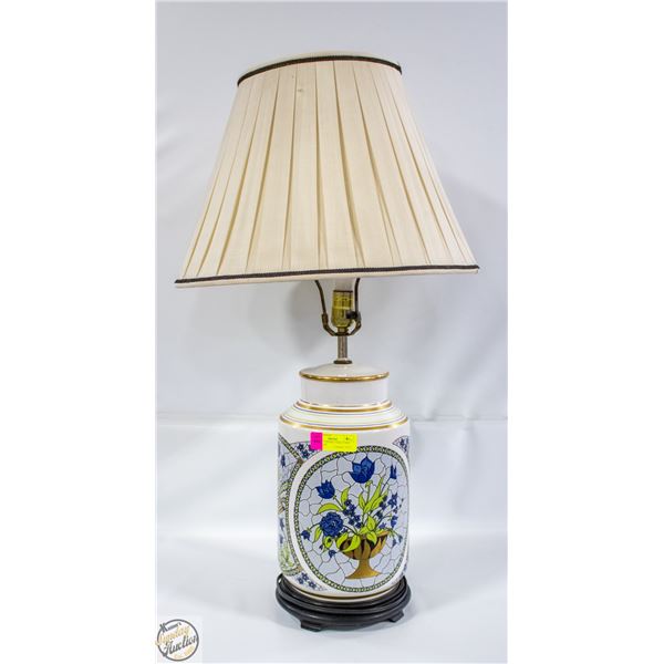 VINTAGE CERAMIC TABLE LAMP, BLUE TULIPS