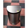 Image 1 : KOHLER SEMI-ROUND STEP CAN STAINLESS STEEL - 45L
