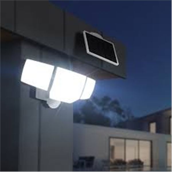NEW LUTEC MOTION ACTIVATED SOLAR SECURITY LIGHT