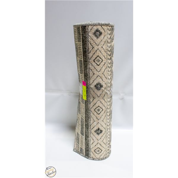 MINERAL SPRINGS FRANKLIN FLOOR RUNNER 2' X 7'