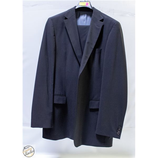 MENS SUIT JACKET AND PANTS SIZE 102