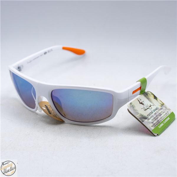 PAIR OF FOSTER GRANT SUNGLASSES