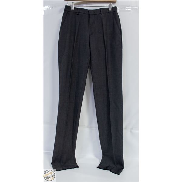 SAINT HILAIRE MENS MODERN FIT DRESS PANTS SIZE 30L