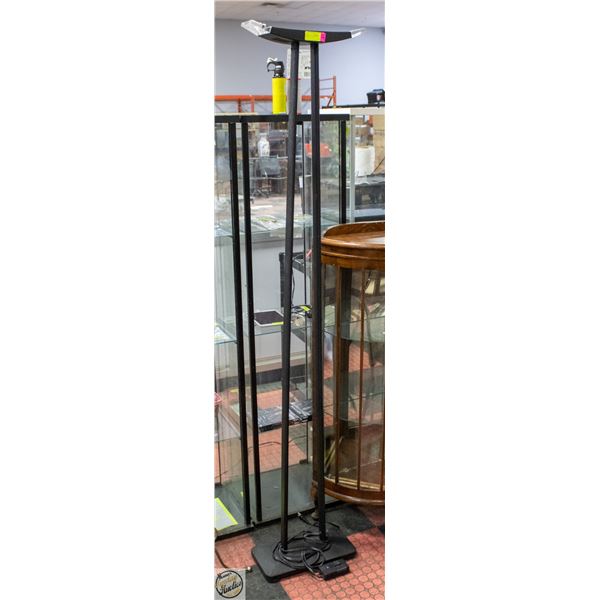 METAL FLOOR LAMP H-73"