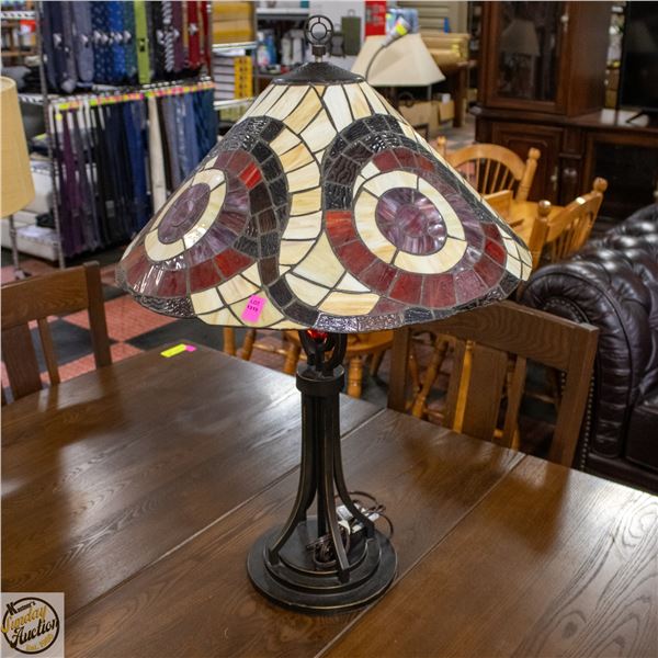 STAINED GLASS STYLE HEAVY TABLE LAMP