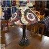 Image 1 : STAINED GLASS STYLE HEAVY TABLE LAMP