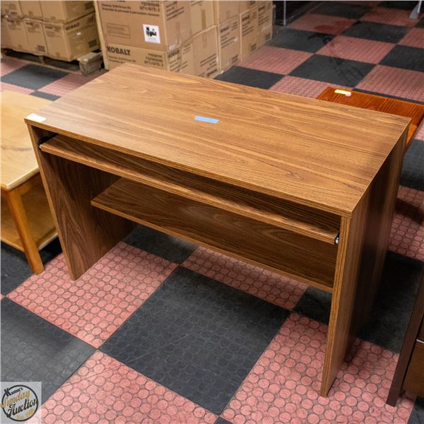 WOOD TONE OFFICE DESK H-28" W-20.5" L-42"