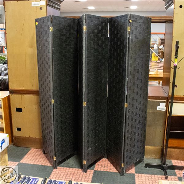 FOLDING ROOM DIVIDER H-71"