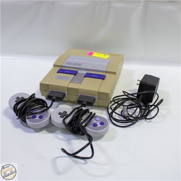 SUPER NINTENDO, 2 CONTROLLERS & ADAPTER
