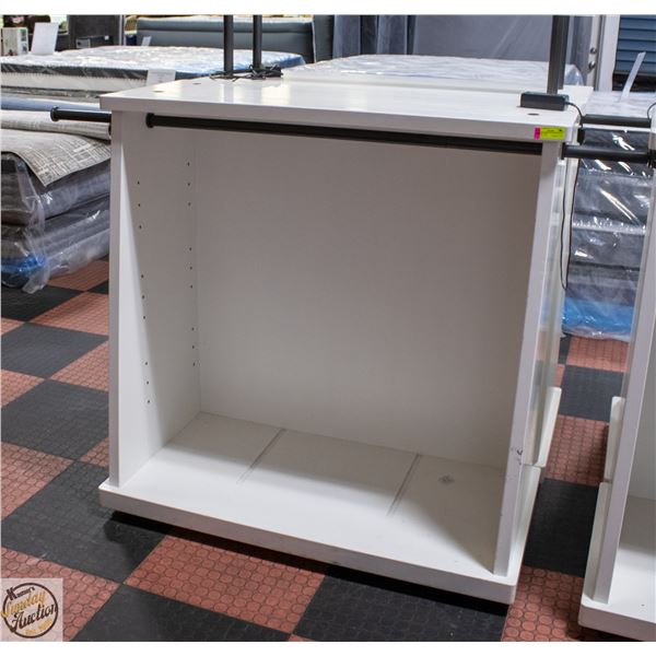 BAILIFF SEIZED: CLOTHING RACK 24" X 48" X 48"