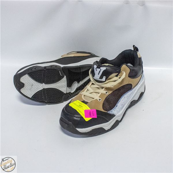 SIZE 8 ROLLER SHOES - LV PAINTED ON ONE