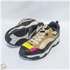 Image 1 : SIZE 7 ROLLER SHOES