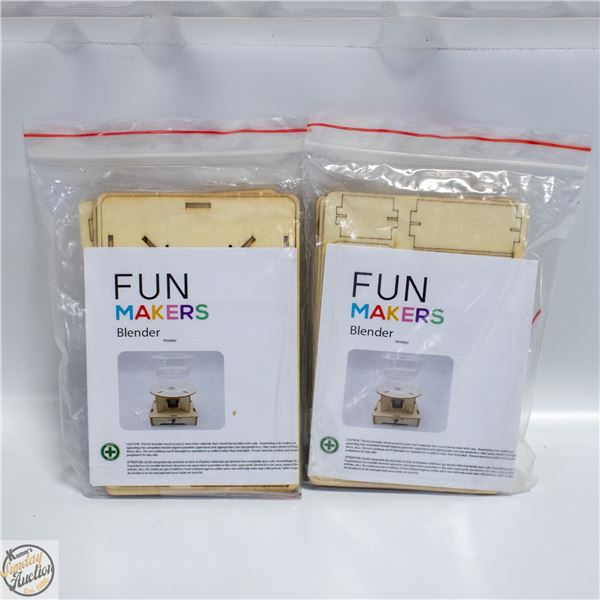 2 WOODEN BLENDER BUILDING KITS