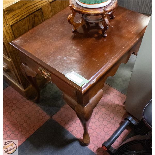 LARGE REPAIRED CHINESE VASE AND STAND