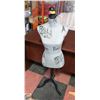 Image 1 : FDW MANNEQUINN PARIS-THEMED SCRIPT TORSO