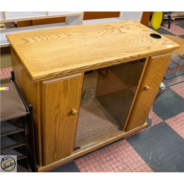 WOODEN CABINET W/GLASS FRONT H-32.5" W-20" L-41"