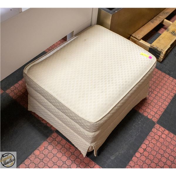 VINTAGE SKIRTED OTTOMAN 15" X 21" X 26"