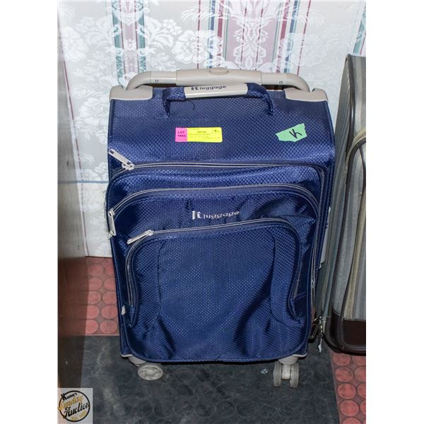 IT BRAND SWIVEL WHEEL SUITCASE- 22" X 14" X 8"