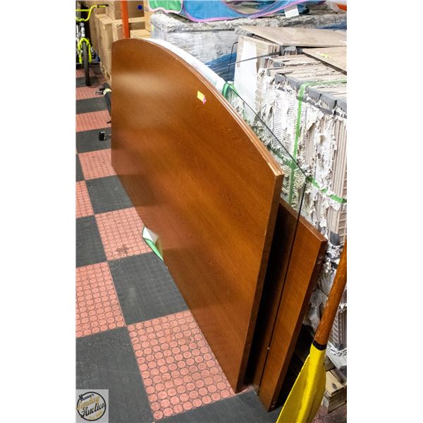 JUDGES DESK UNASSEMBLED WITH GLASS TOP