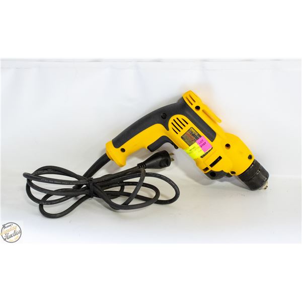 DEWALT DWD112 3/8" VSR DRILL, 8 AMP,