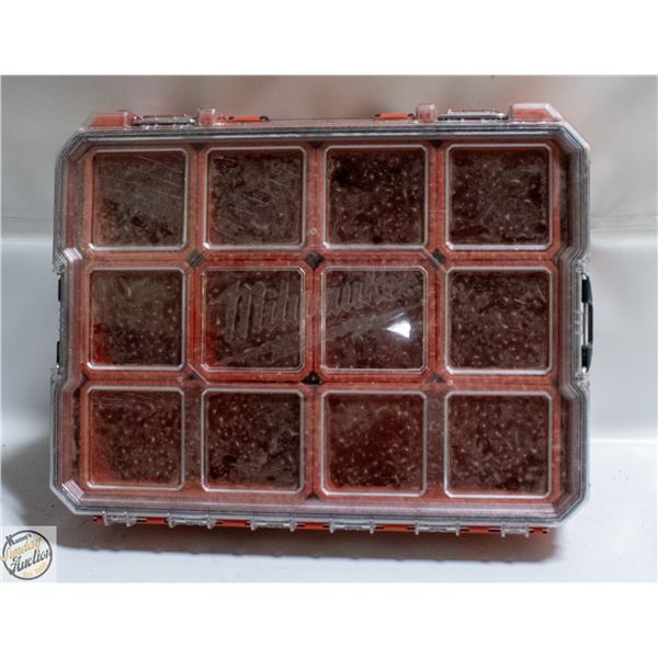 MILWAUKEE 12 COMPARTMENT BOX