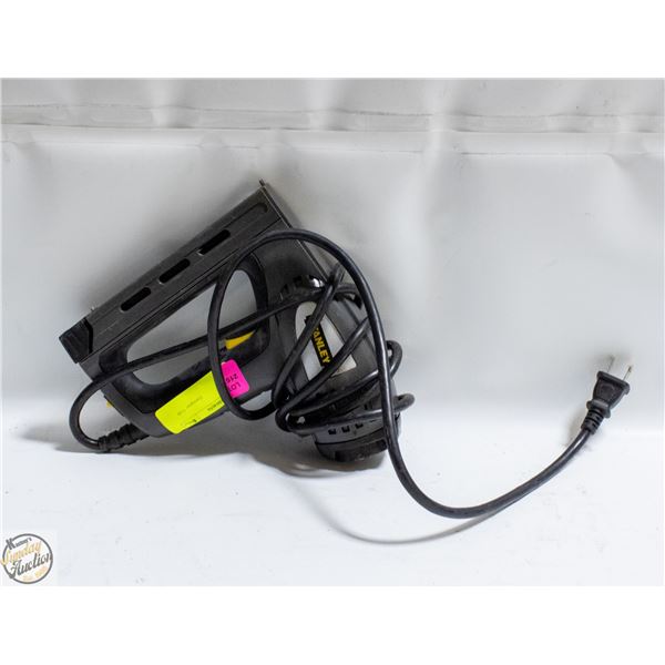 STAPLE GUN