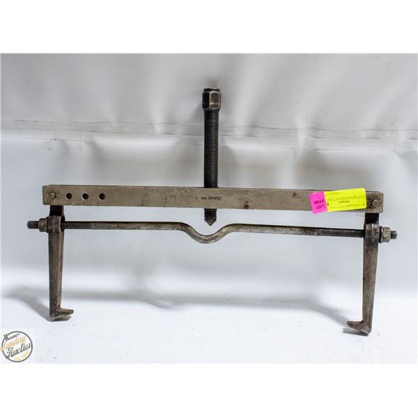 BRAKE DRUM REMOVAL TOOL