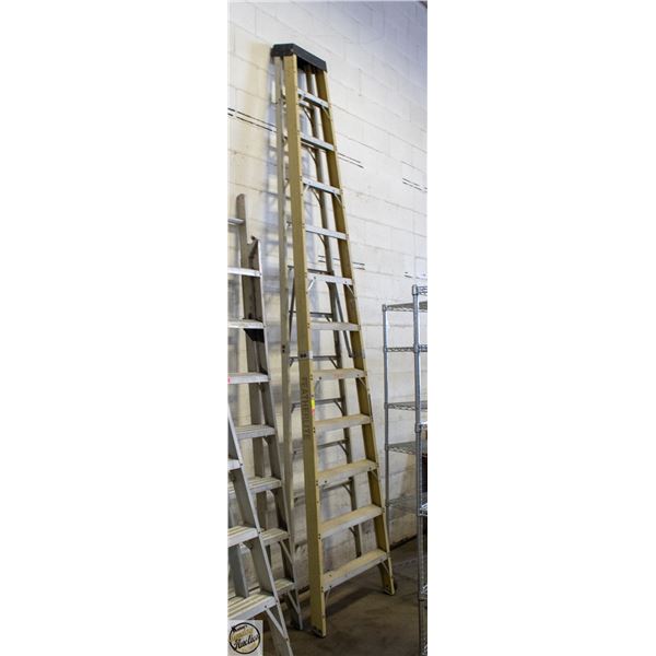 12FT STEP LADDER FIBREGLASS