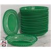 Image 1 : 32 GREEN PLASTIC OVAL BASKET