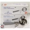 Image 1 : 2 POLAR WARE 4 OZ GRAY ICE CREAM DISHER