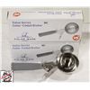 Image 1 : 2 POLAR WARE 4 OZ GRAY ICE CREAM DISHER