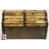Image 1 : WOODEN TOY CHEST
