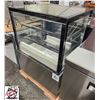 Image 2 : NEW 36" CAKE DISPLAY