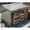 Image 2 : OMCAN MAX 8 ELECTRIC DOUBLE DECK PIZZA OVEN