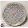 Image 1 : LOT OF APPROX 15 ALUMINUM 8" PIZZA SCREENS