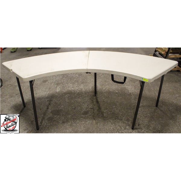 CRESCENT-SHAPED WHITE PLASTIC FOLDING TABLE