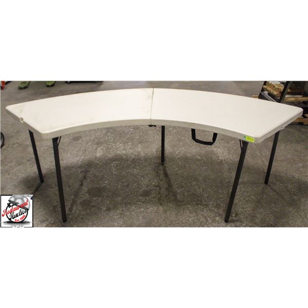CRESCENT-SHAPED WHITE PLASTIC FOLDING TABLE
