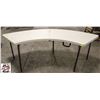 Image 1 : CRESCENT-SHAPED WHITE PLASTIC FOLDING TABLE