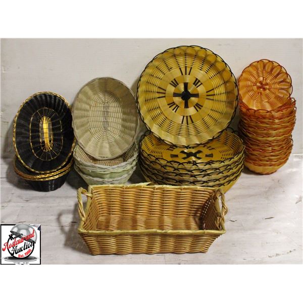 LOT OF REUSABLE PLASTIC SERVING BASKETS