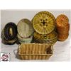 Image 1 : LOT OF REUSABLE PLASTIC SERVING BASKETS