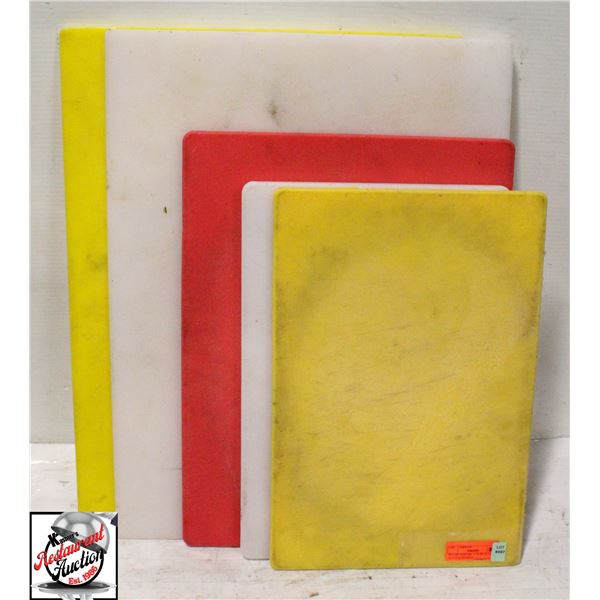 BAILIFF SEIZURE: LOT OF PLASTIC CUTTING BOARDS