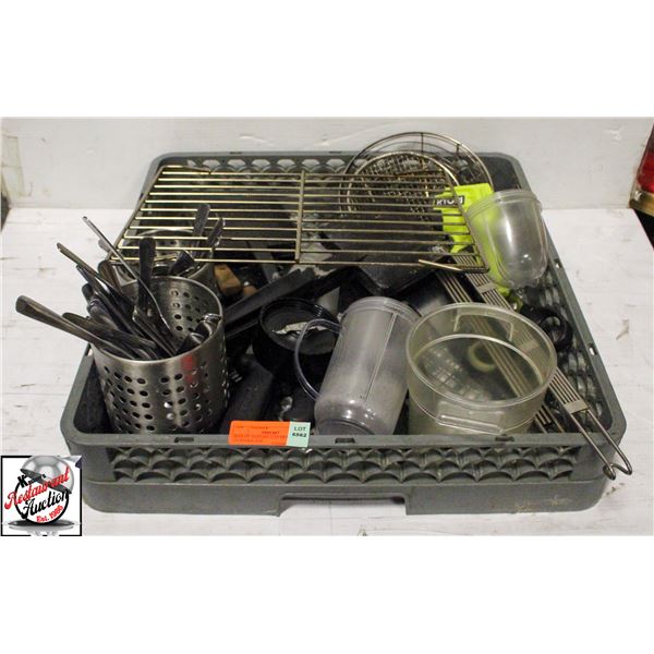 BAILIFF SEIZURE: LOT OF KNIVES, CUTLERY, ETC