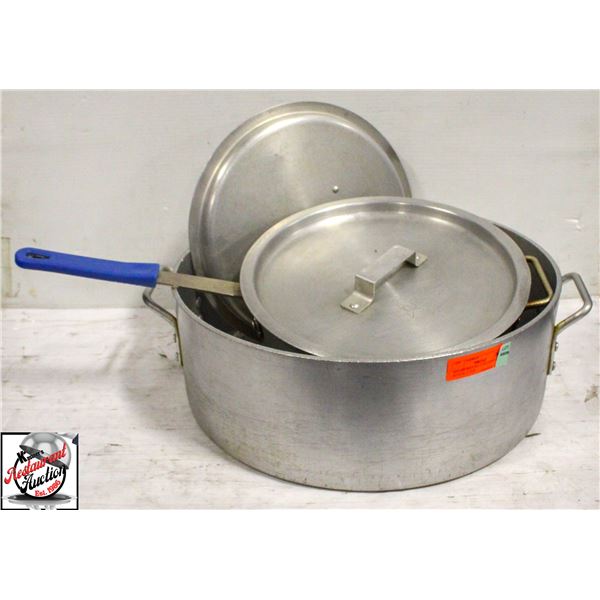 BAILIFF SEIZURE: 2 ALUMINUM POTS W/ 2 LIDS