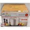 Image 1 : ALL THINGS KITCHEN S/S COVERED 16 QT STOCK POT