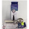Image 1 : 2 UPDATE INTERNATIONAL ICE CREAM DISHER 3 3/4 OZ