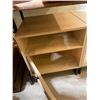 Image 1 : END STAND