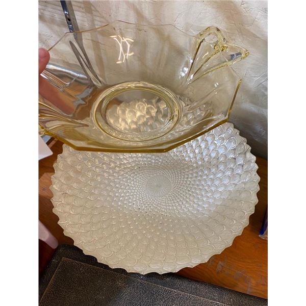 2 GLASS TREAT DISHES