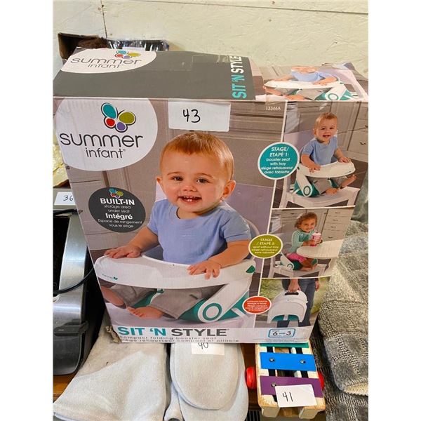 FOLDING BOOSTER SEAT